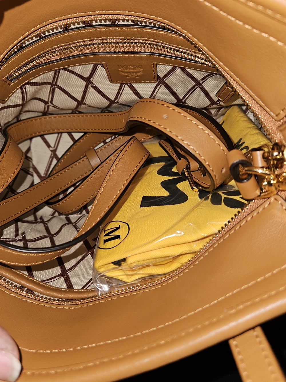 MCM The Tony Shopper - Picture 8 of 9